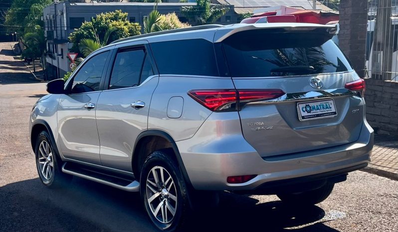 Toyota Hilux SW4 SRX 4×4 [2017] cheio