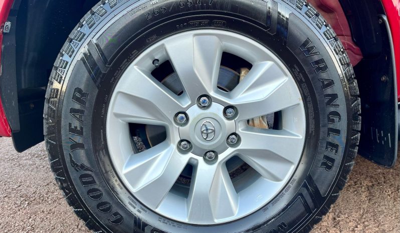 Toyota Hilux SR 4×4 [2020] cheio