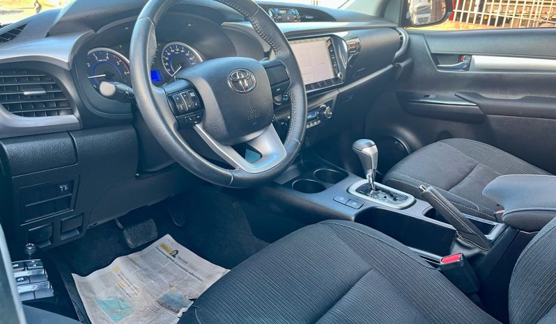 Toyota Hilux SR 4×4 [2020] cheio