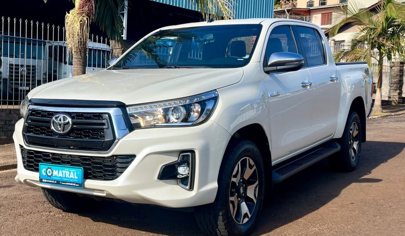 Toyota Hilux SRX 4×4 [2020] cheio