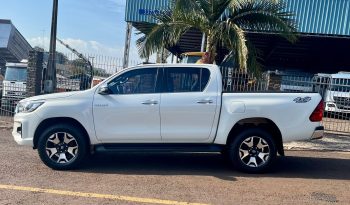 Toyota Hilux SRX 4×4 [2020] cheio