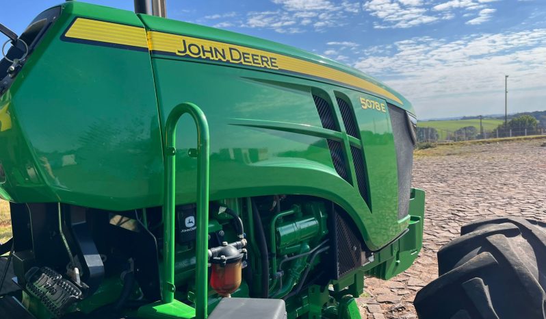 John Deere 5078e 4×4 [2021] cheio