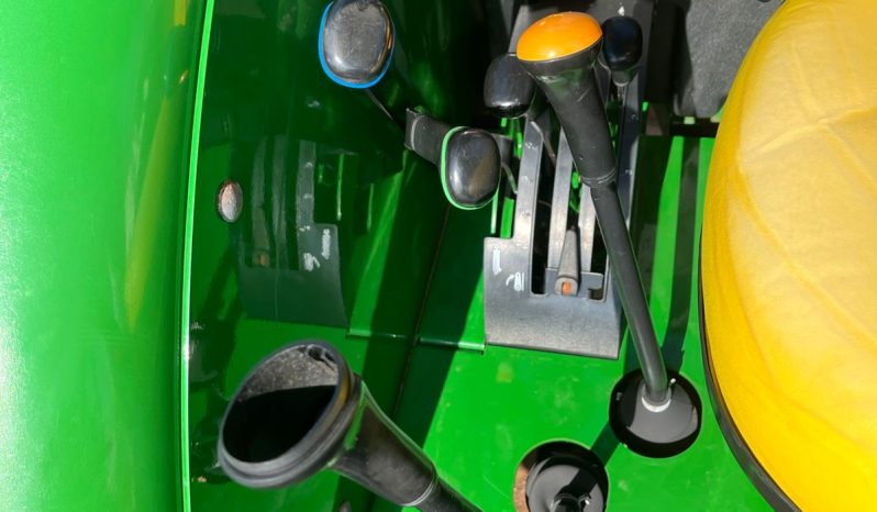 John Deere 5078e 4×4 [2021] cheio