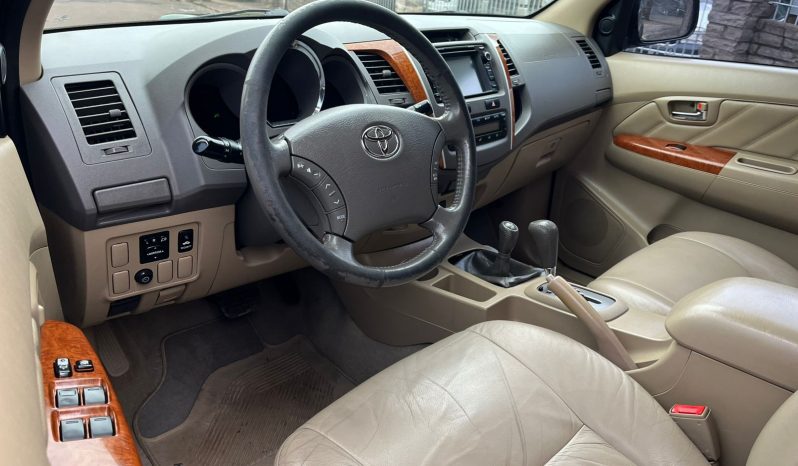 Toyota Hilux SW4 SRV 4×4 3.0 TDi [2009] cheio
