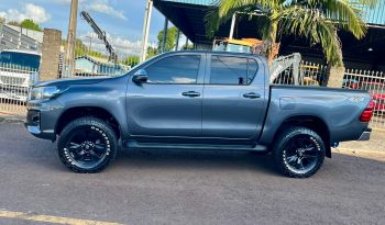 Toyota Hilux SR 4×4 [2020] #m1874 cheio