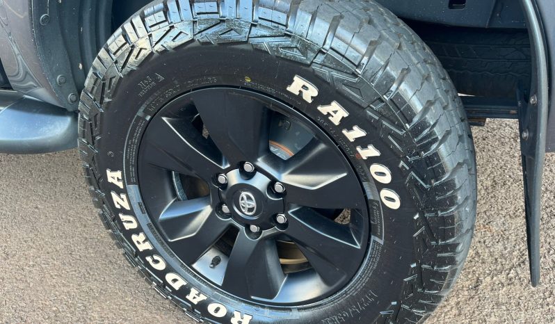 Toyota Hilux SR 4×4 [2020] #m1874 cheio