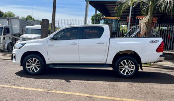 Toyota Hilux SRV 4×4 [2020] cheio