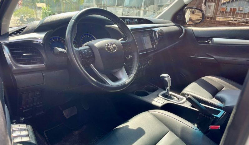 Toyota Hilux SRV 4×4 [2020] cheio