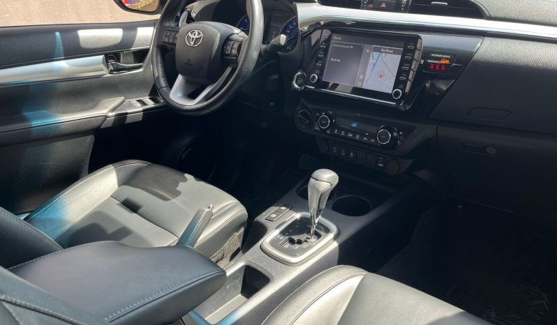 Toyota Hilux SRV 4×4 [2020] cheio