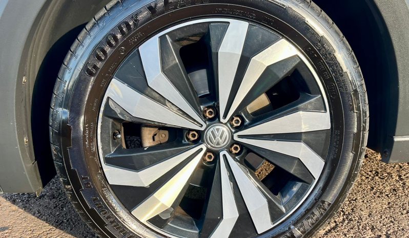 Volkswagen T-Cross Comfortline [2021] cheio