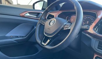 Volkswagen T-Cross Comfortline [2021] cheio