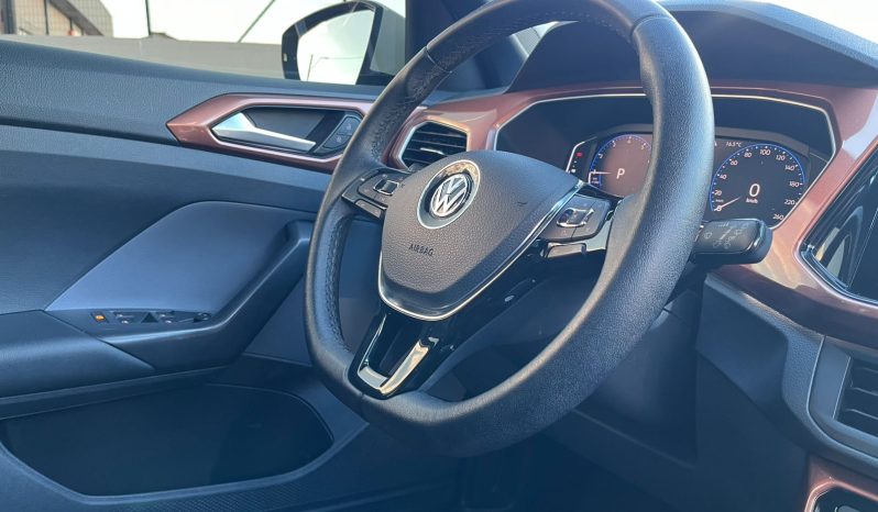 Volkswagen T-Cross Comfortline [2021] cheio