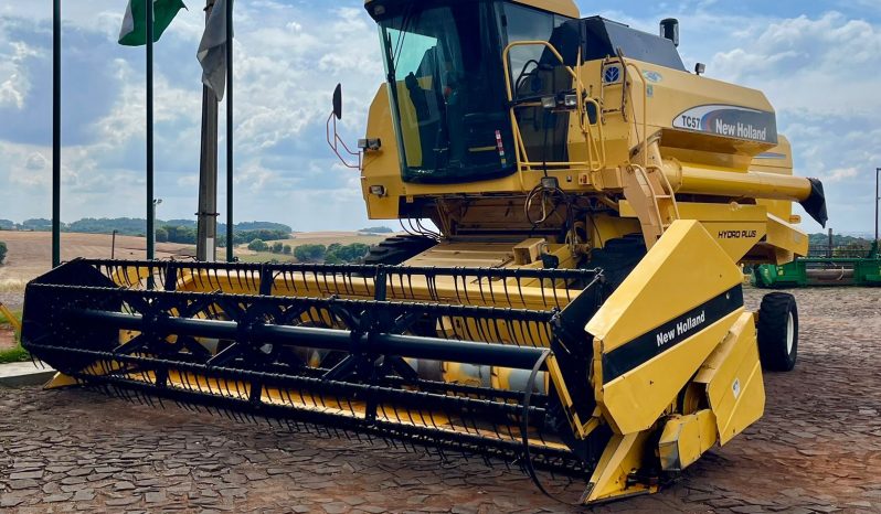 New Holland TC 57 [2006] cheio