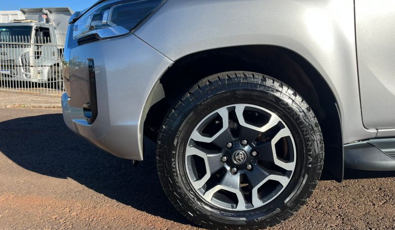 Toyota Hilux SRX 4×4 [2022] cheio
