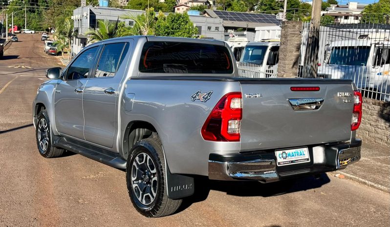 Toyota Hilux SRX 4×4 [2022] cheio