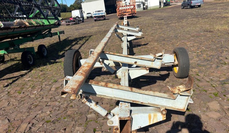 Carreta de transporte de plataforma Grasmec cheio