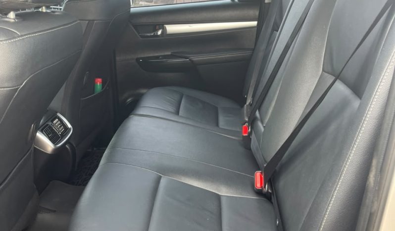 Toyota Hilux SR 4×4 [2024] #a2065 cheio